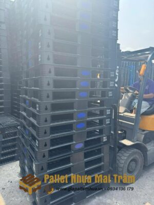 Pallet nhựa cũ kích thước 1000x1000x120mm