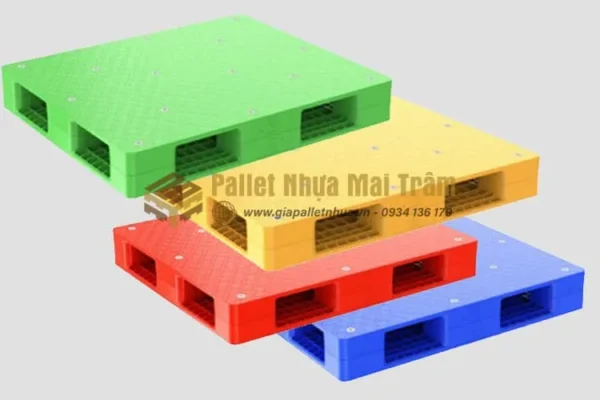 Mua pallet nhựa chất lượng tốt – Kinh nghiệm chọn đúng cho doanh nghiệp